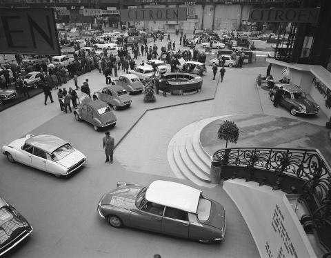 salon_de_lautomobile_1961_stand_citroen.jpg